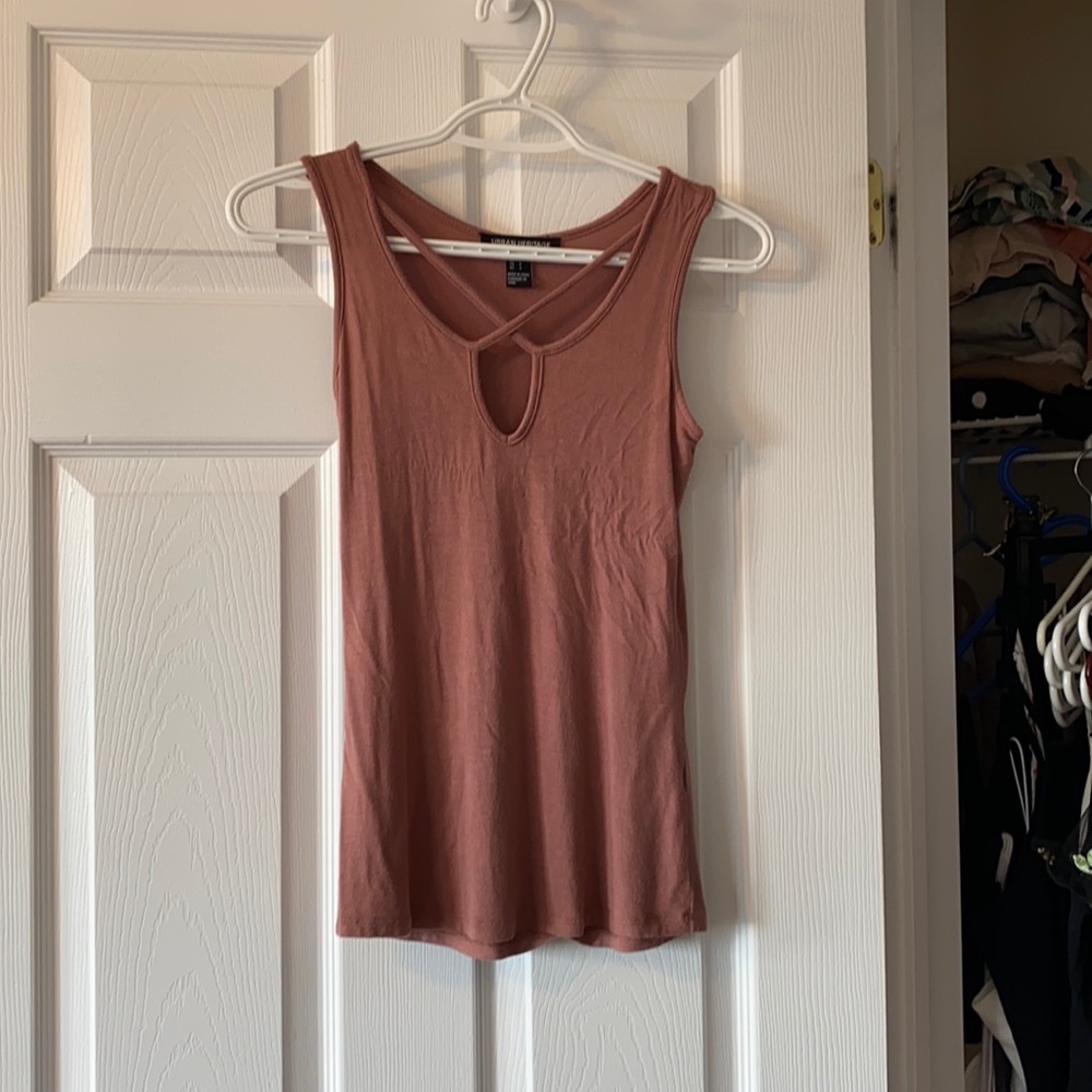 Cute pink sleeveless top. Size S